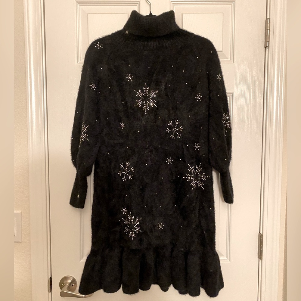 NWOT women’s holiday theme high-neck dress - M